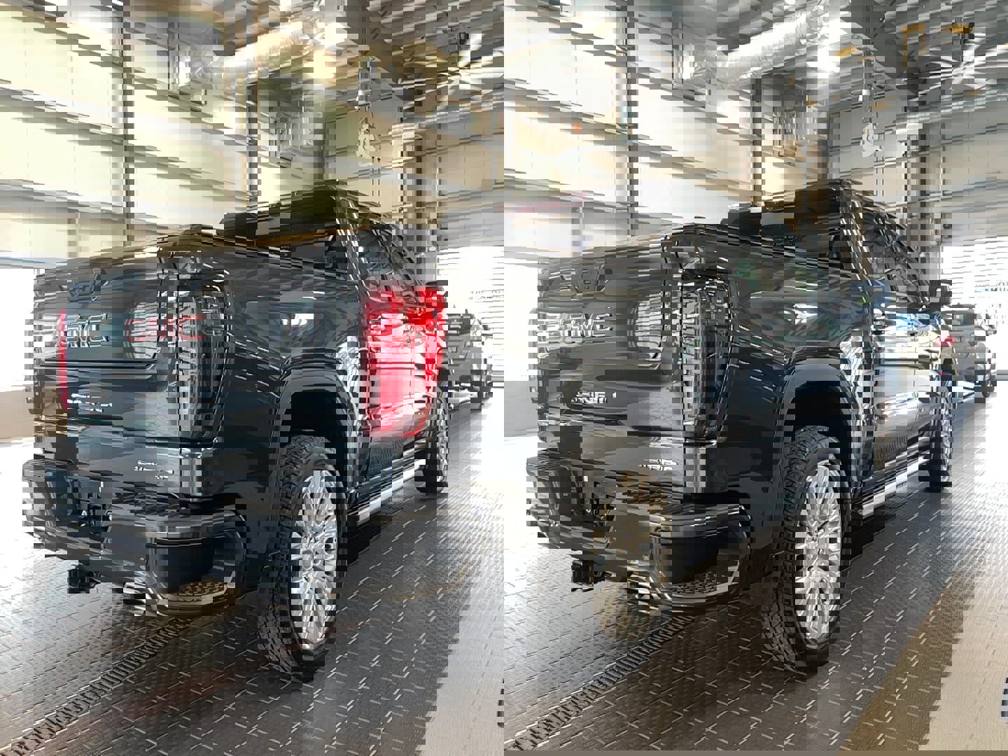 Used 2022 GMC Sierra 1500 Denali w/ Denali Reserve Package image 30