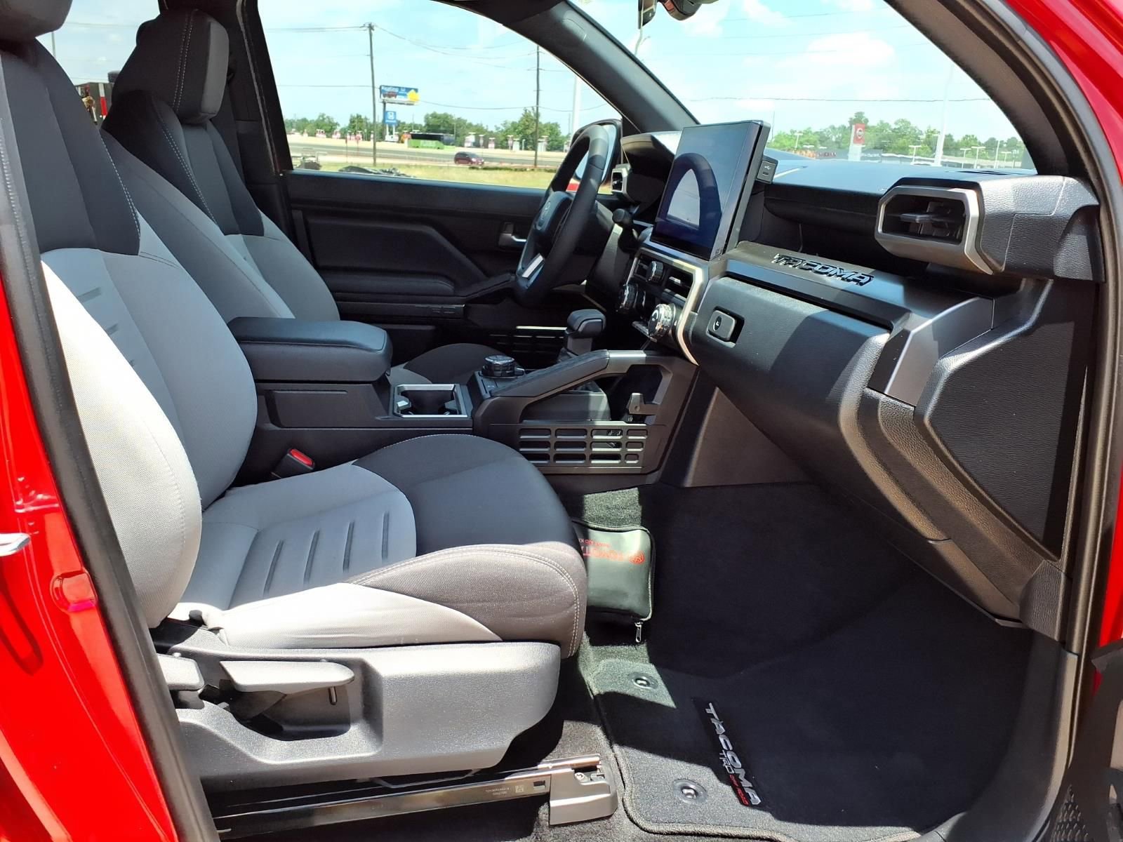 Certified 2025 Toyota Tacoma TRD Off-Road AWD/4WD image 18