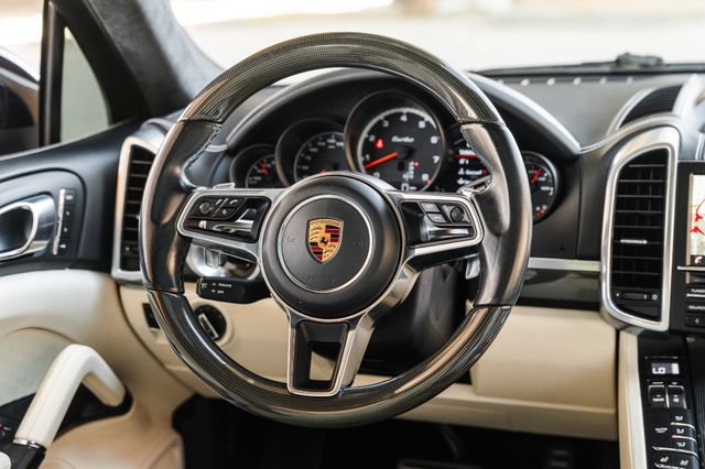 Used 2016 Porsche Cayenne Turbo AWD/4WD image 9