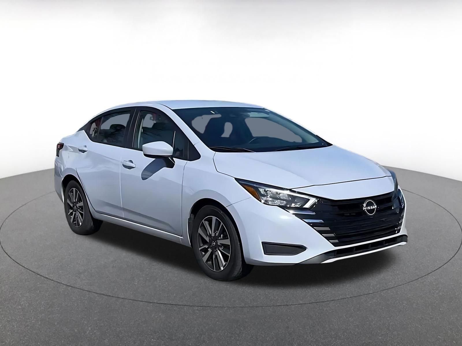 Used 2025 Nissan Versa SV video 2