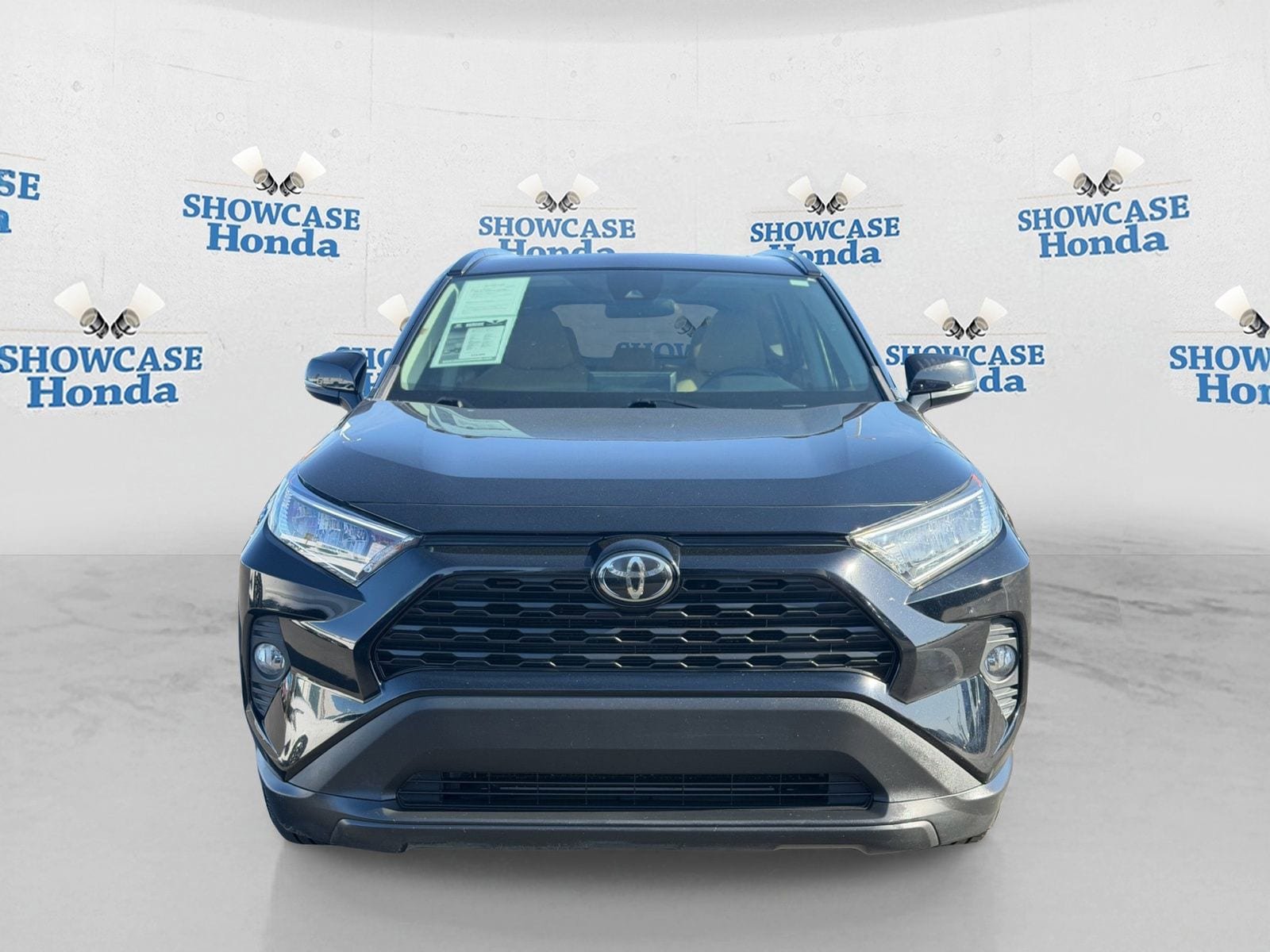 Used 2019 Toyota RAV4 XLE w/ Carpet Mat Package FWD image 6