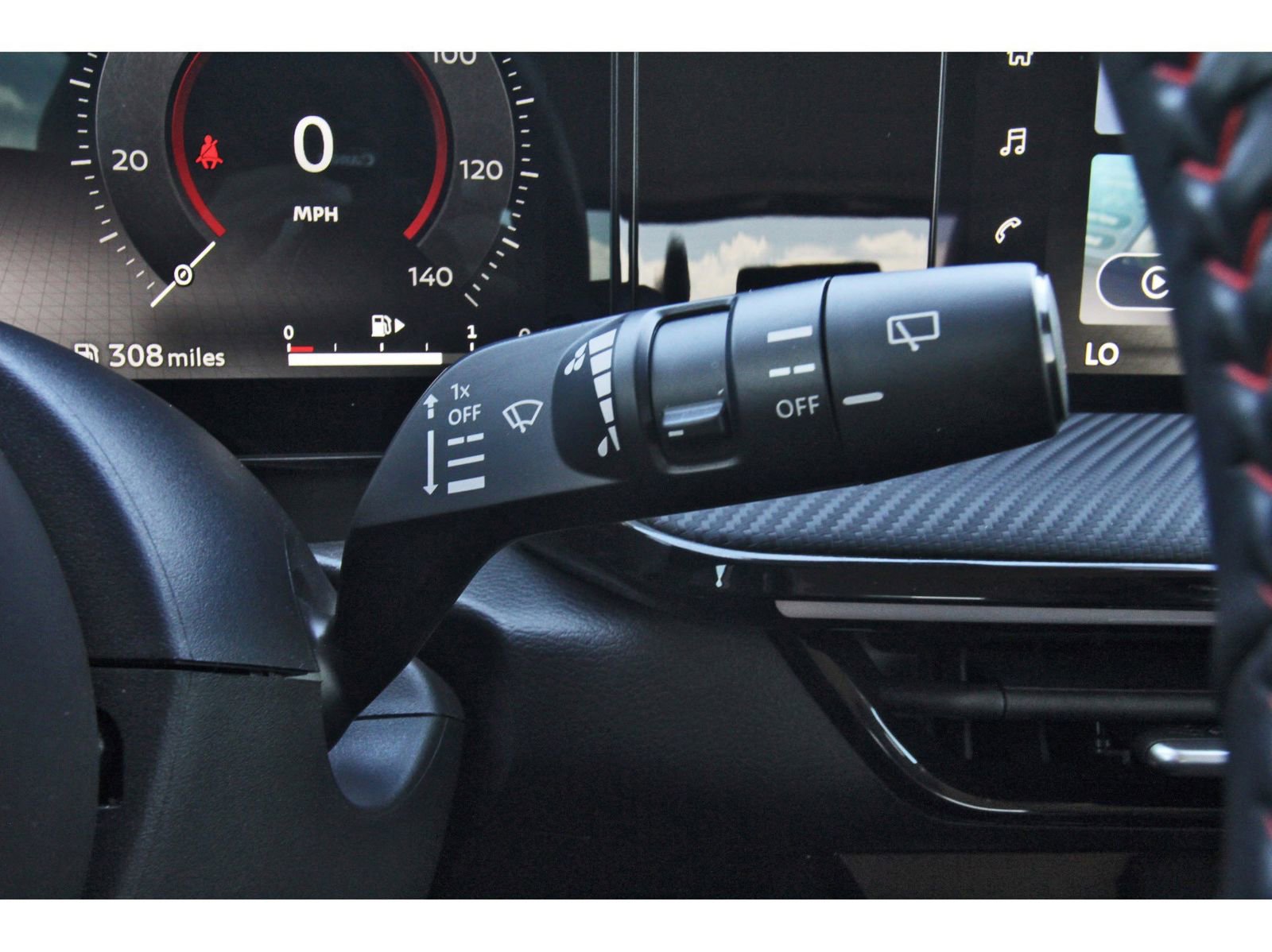 Certified 2025 Nissan Kicks SR FWD image 21