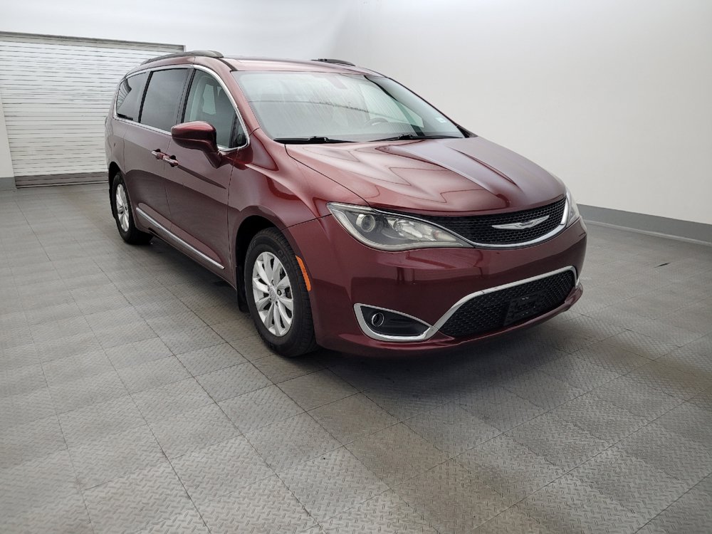 Used 2017 Chrysler Pacifica Touring-L w/ 13 Speaker Alpine Sound Group FWD image 13