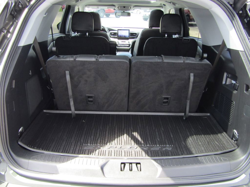 Used 2024 Ford Explorer XLT w/ Equipment Group 202A AWD/4WD image 7