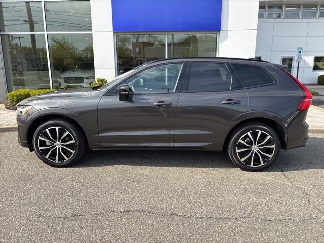 Used 2025 Volvo XC60 B5 Plus AWD/4WD image 2