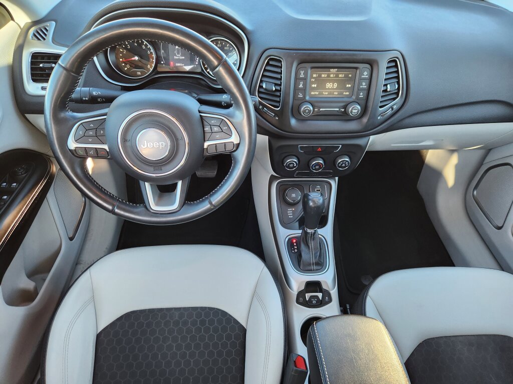 Used 2018 Jeep Compass Latitude image 10