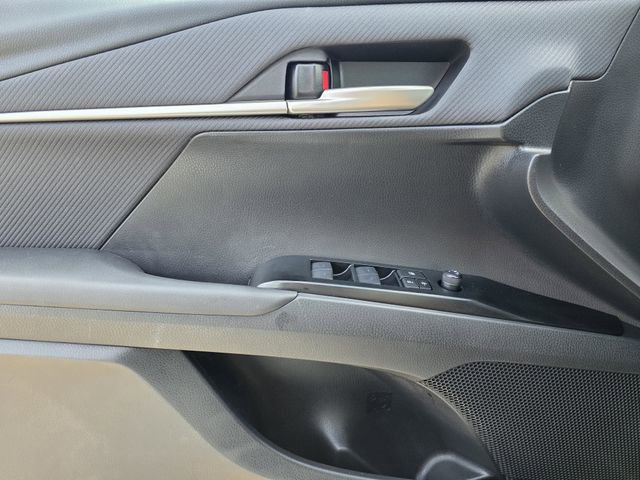 Used 2025 Toyota Camry SE image 16