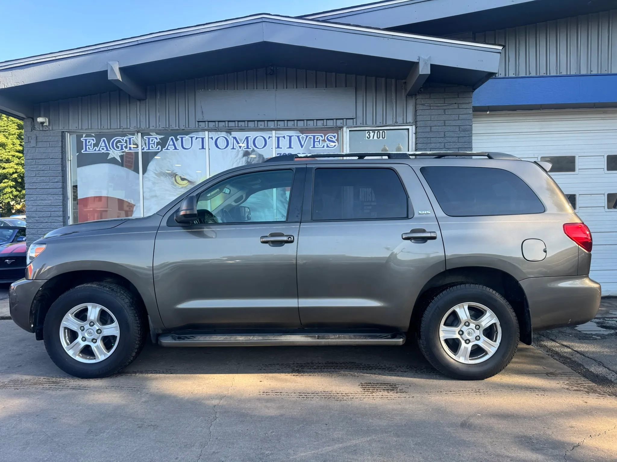 Used 2008 Toyota Sequoia SR5 AWD/4WD image 5
