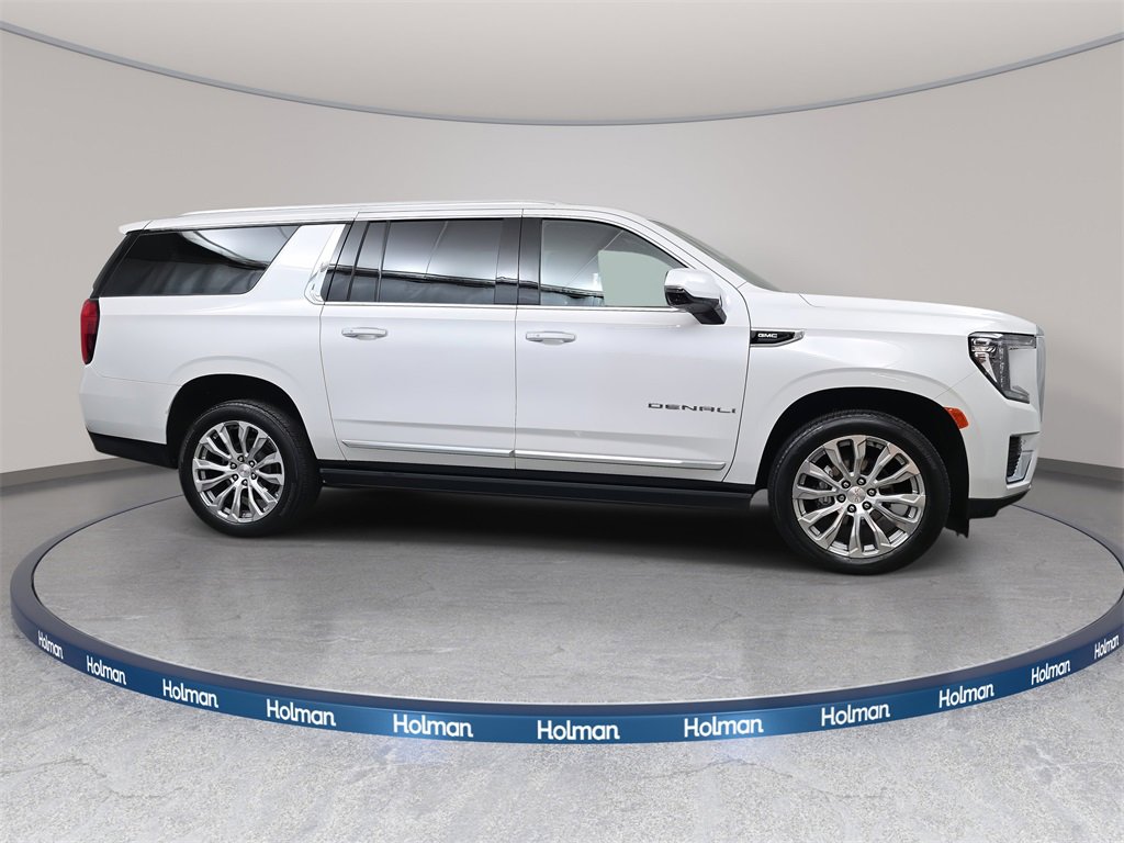 Used 2022 GMC Yukon XL Denali image 4