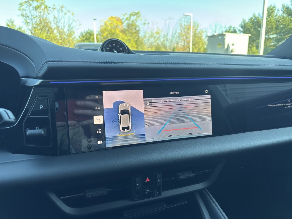 Certified 2025 Porsche Macan 4S Electric AWD/4WD image 21