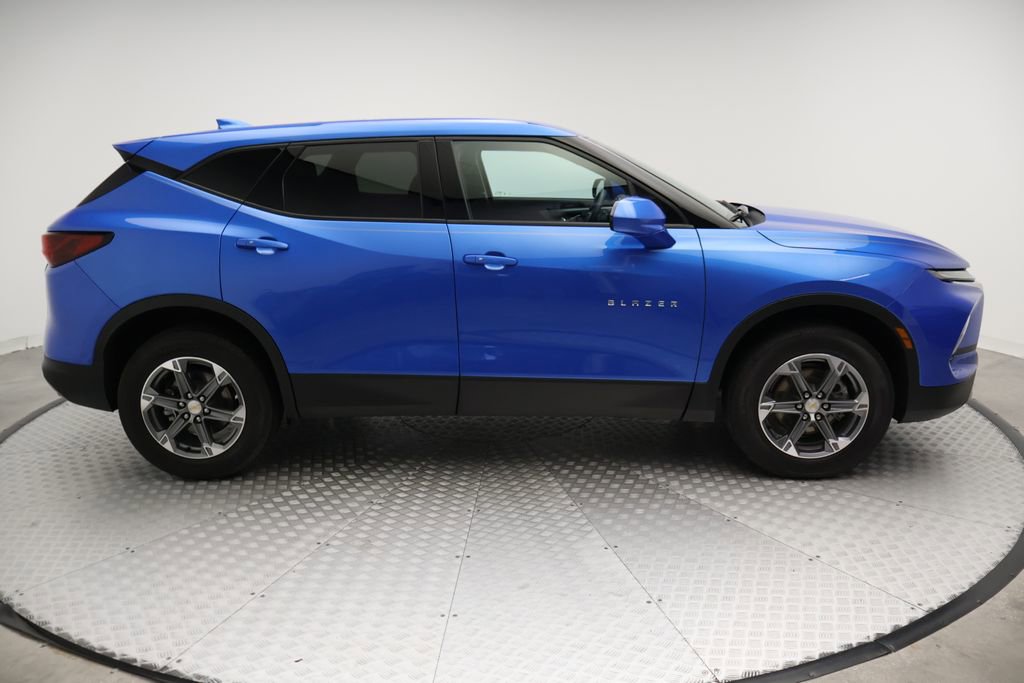 Used 2024 Chevrolet Blazer LT w/ Driver Confidence Package FWD image 7