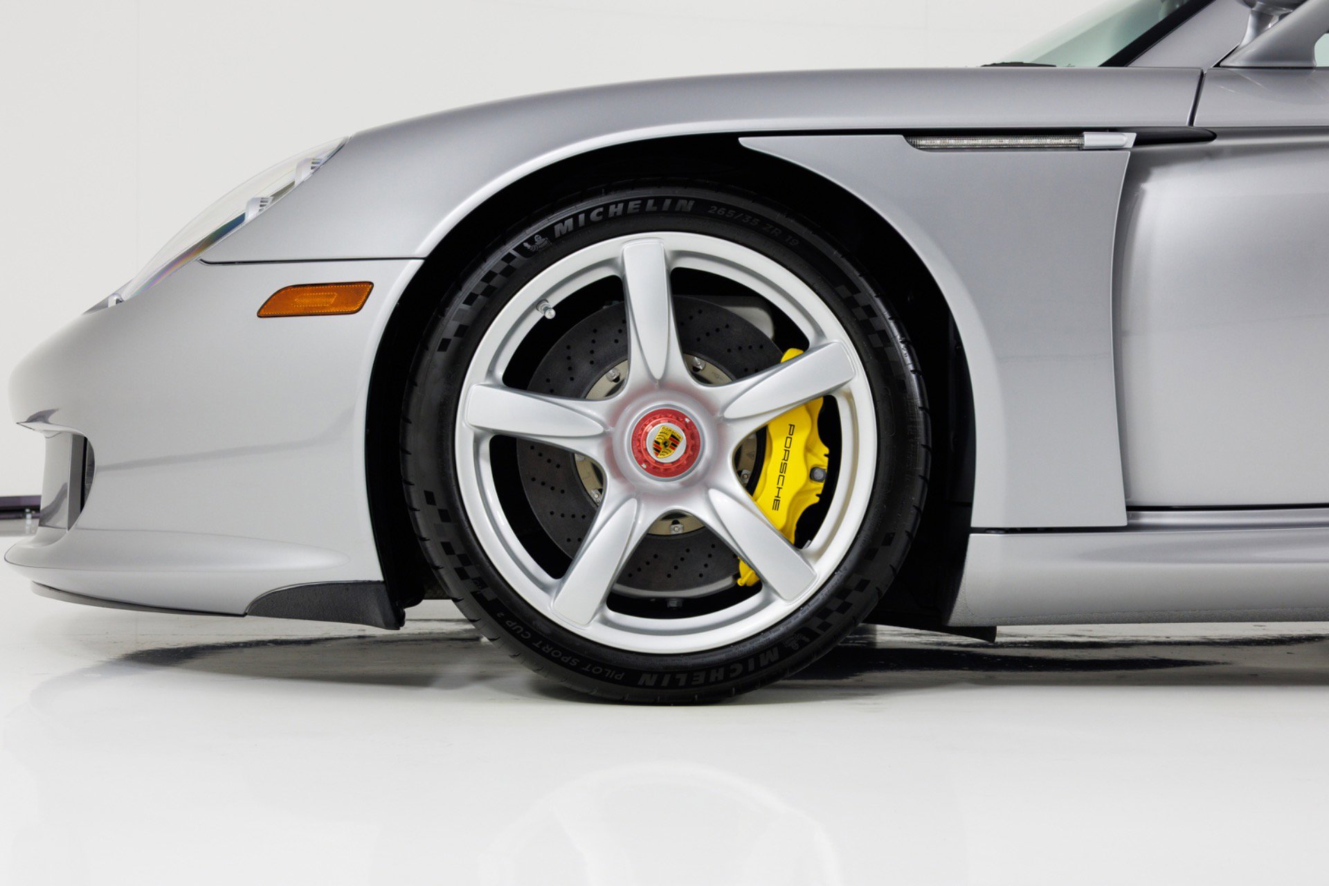 Used 2004 Porsche Carrera GT RWD image 11