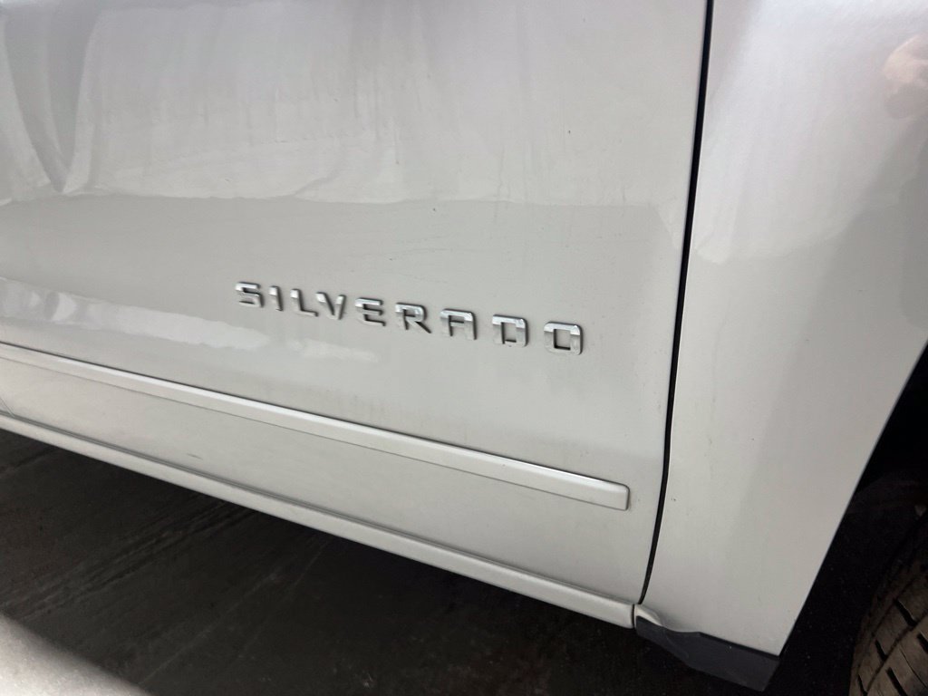 Used 2018 Chevrolet Silverado 1500 LT w/ All Star Edition AWD/4WD image 9