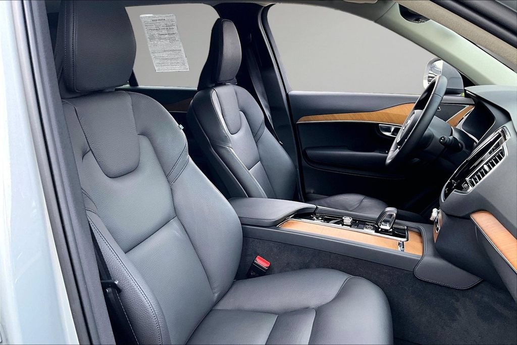 Used 2024 Volvo XC90 B5 Plus AWD/4WD image 31