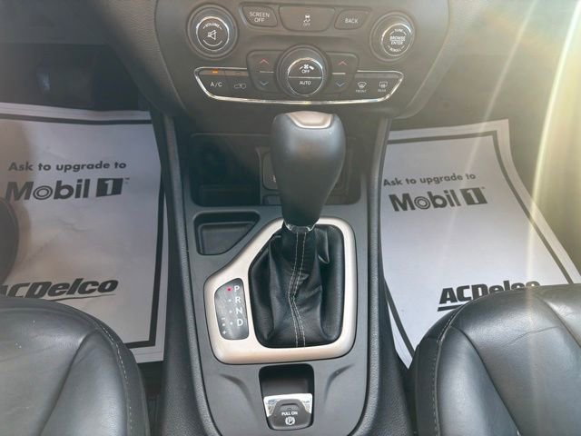 Used 2018 Jeep Cherokee Limited image 14