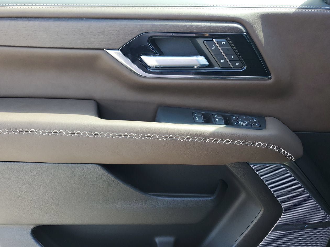 New 2026 GMC Yukon XL Denali Ultimate AWD/4WD image 17