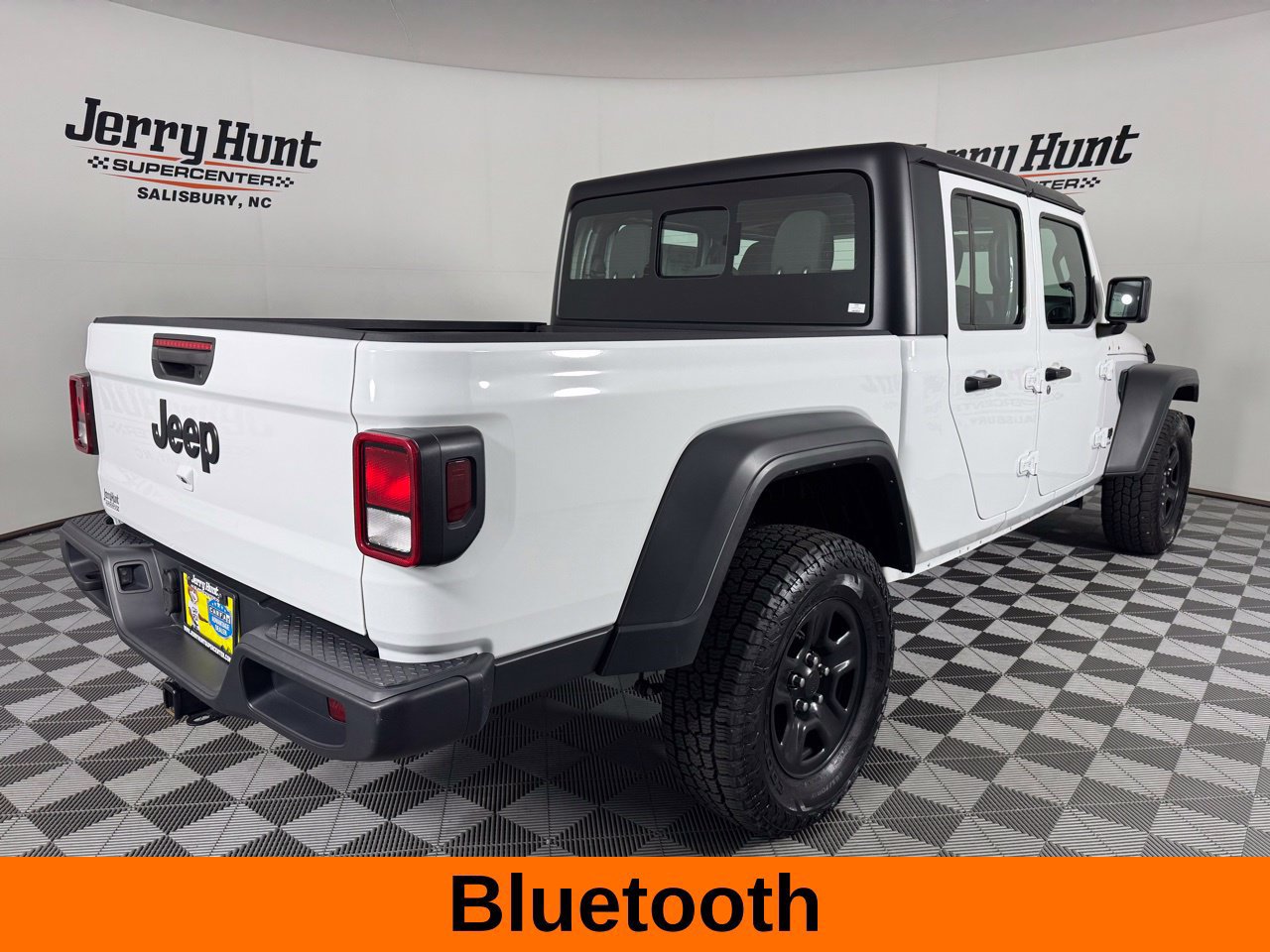 Used 2024 Jeep Gladiator Sport AWD/4WD image 7