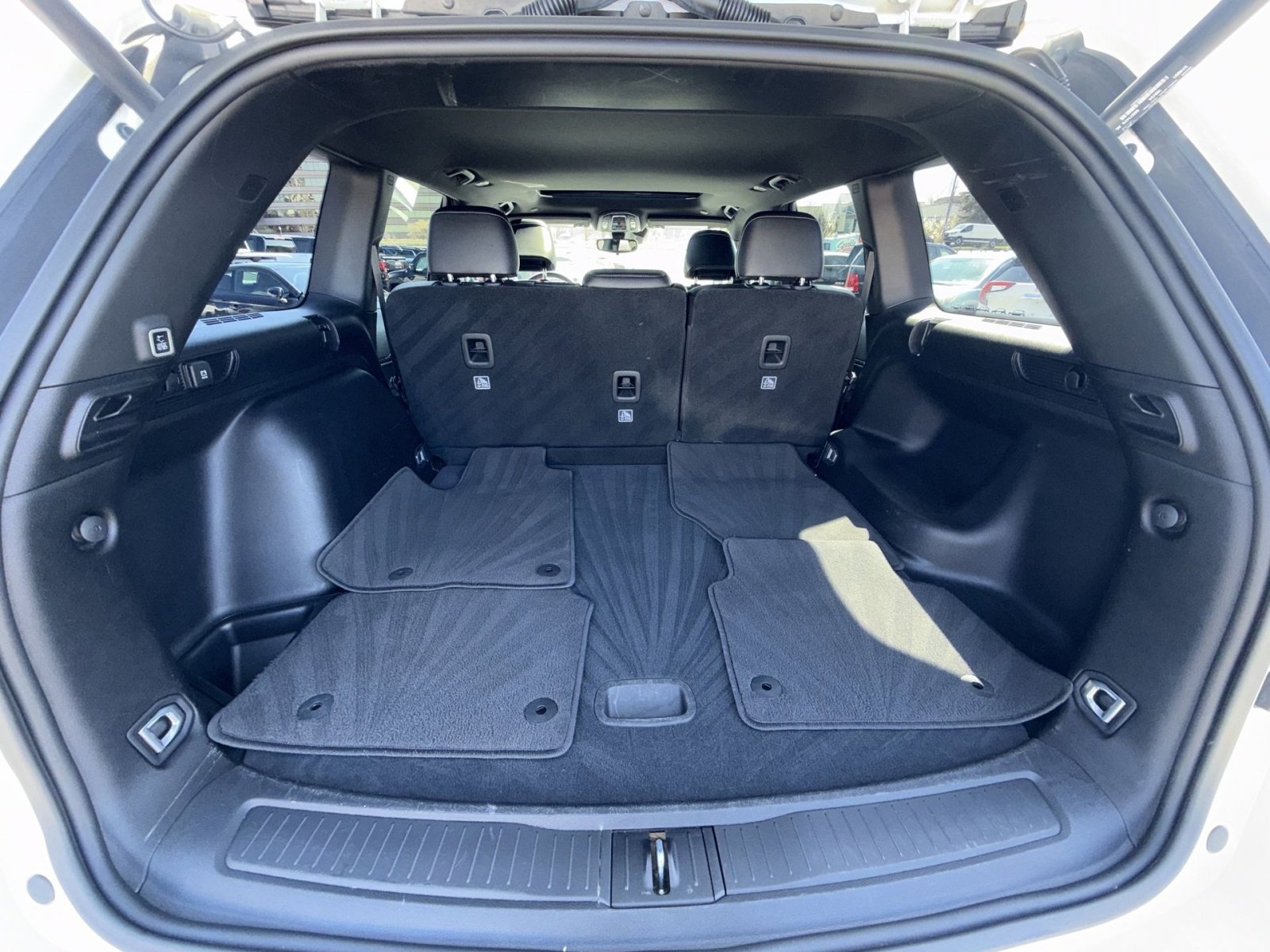 Used 2023 Jeep Grand Cherokee Altitude image 25