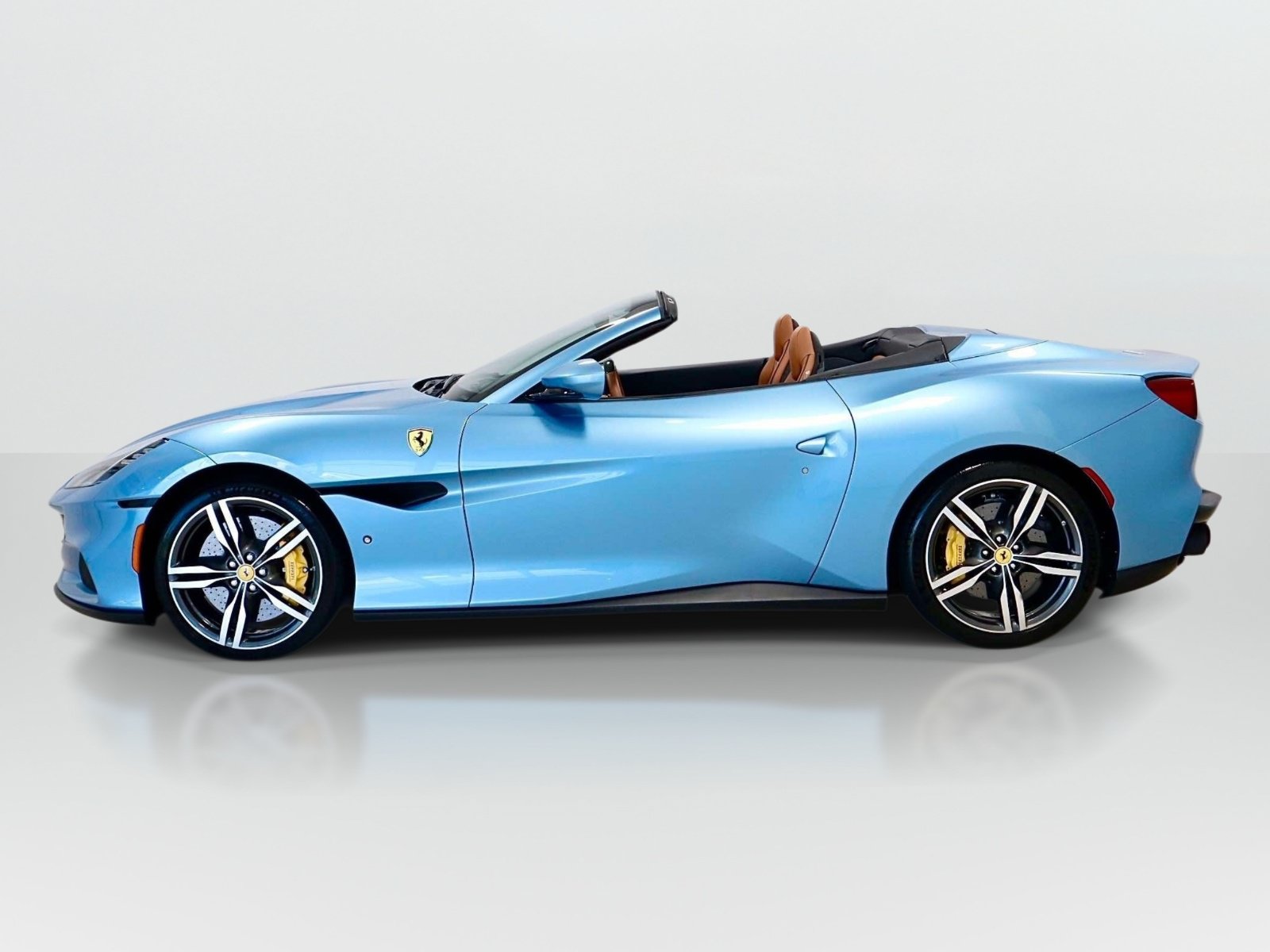 Certified 2022 Ferrari Portofino M RWD image 2