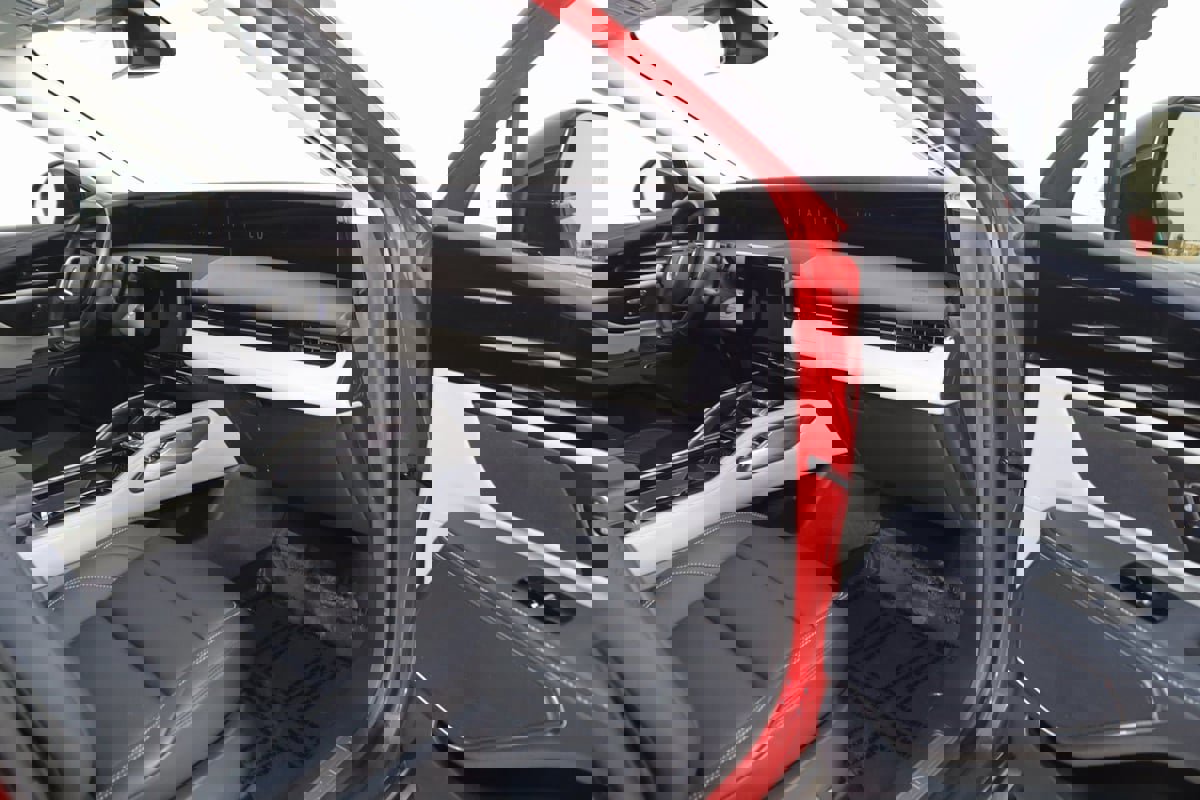 Used 2025 Lincoln Nautilus Premier image 49