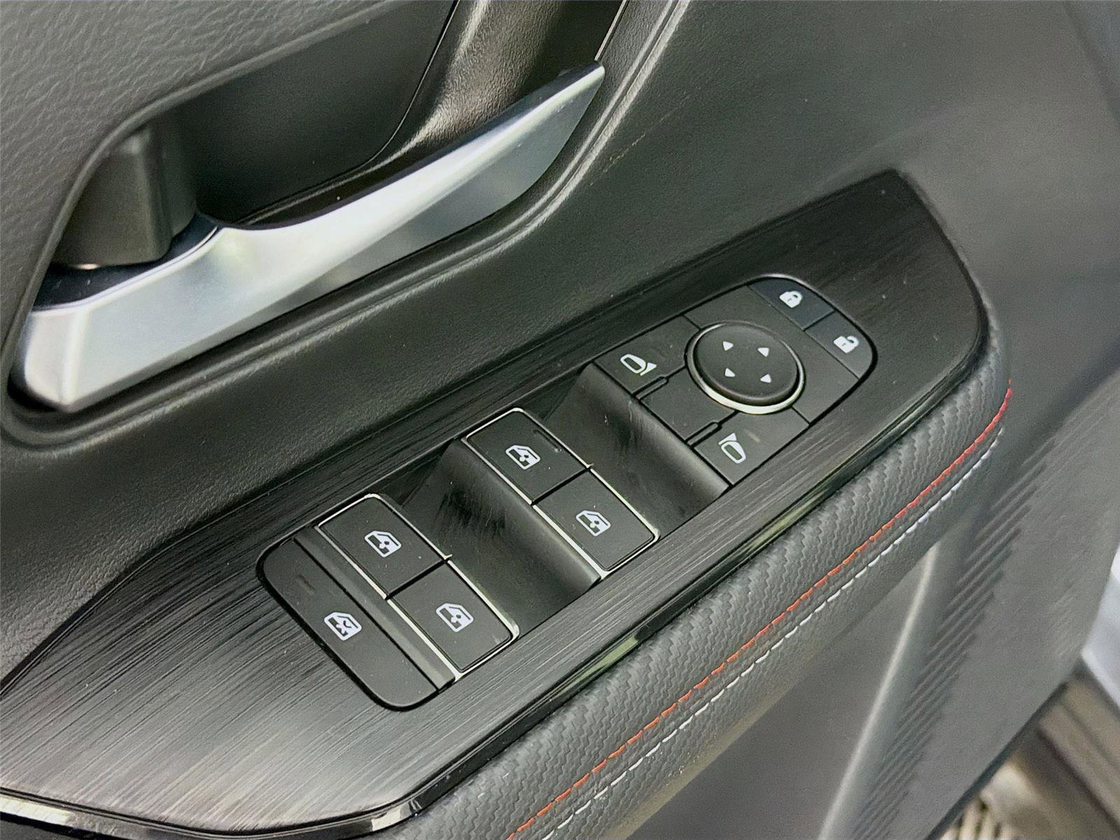 Used 2025 Nissan Kicks SR w/ Interior Electronics Package AWD/4WD image 18