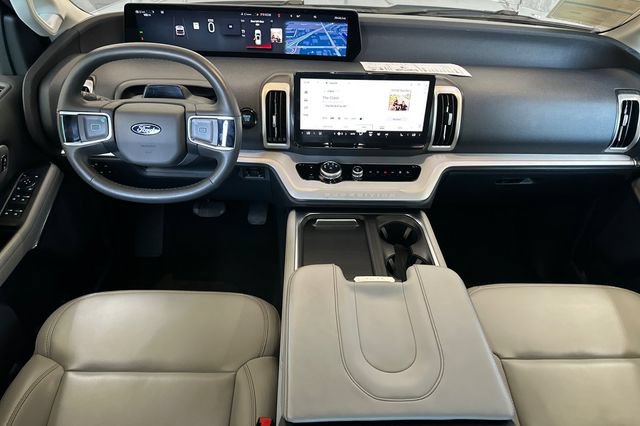Used 2025 Ford Expedition Active AWD/4WD image 13