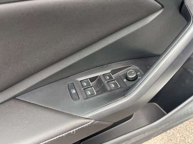 Certified 2025 Volkswagen Jetta Sport image 12