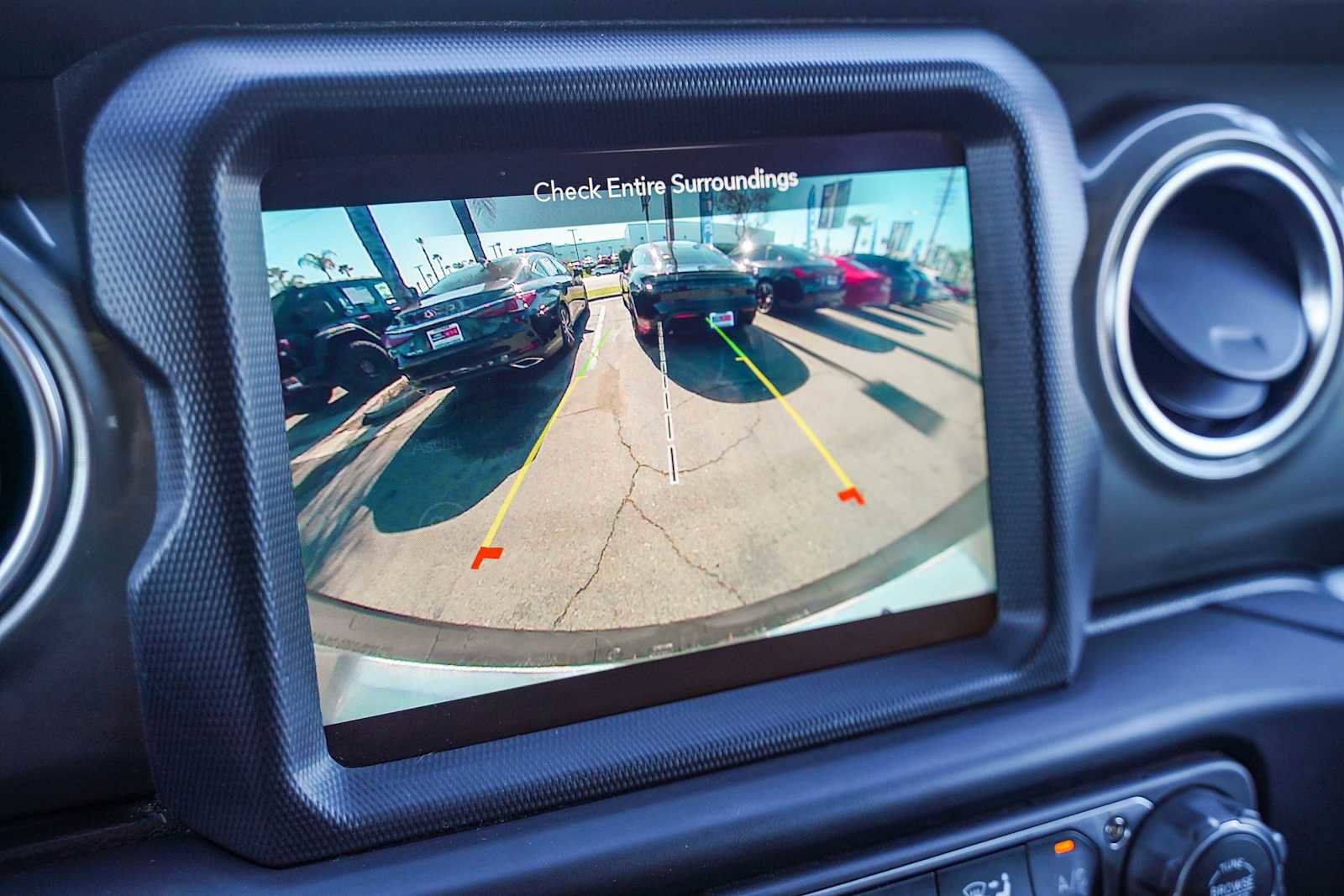 Used 2022 Jeep Wrangler Unlimited Sahara image 24