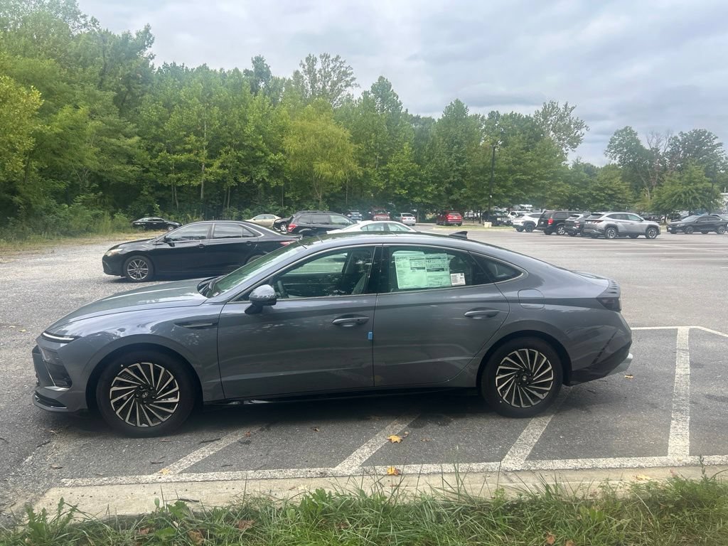 New 2026 Hyundai Sonata SEL FWD image 3