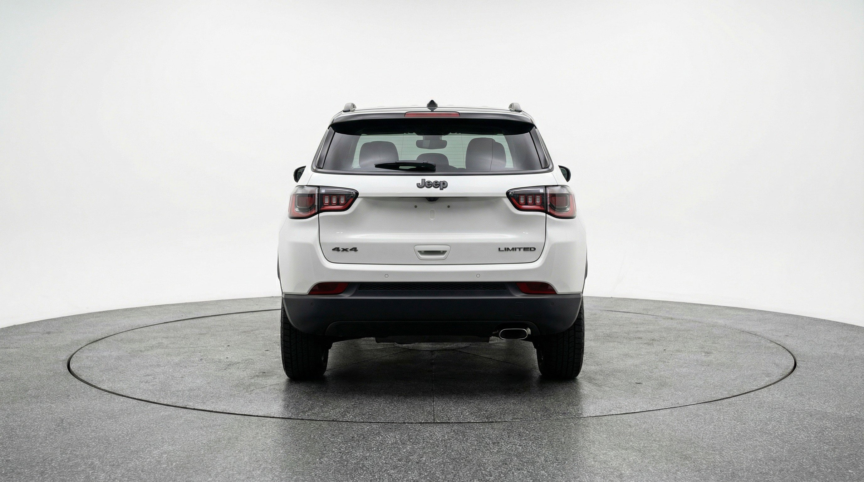 Used 2025 Jeep Compass Trailhawk AWD/4WD image 7