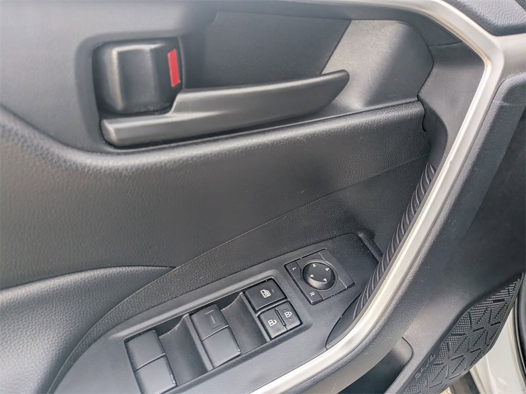 Used 2025 Toyota RAV4 LE image 13