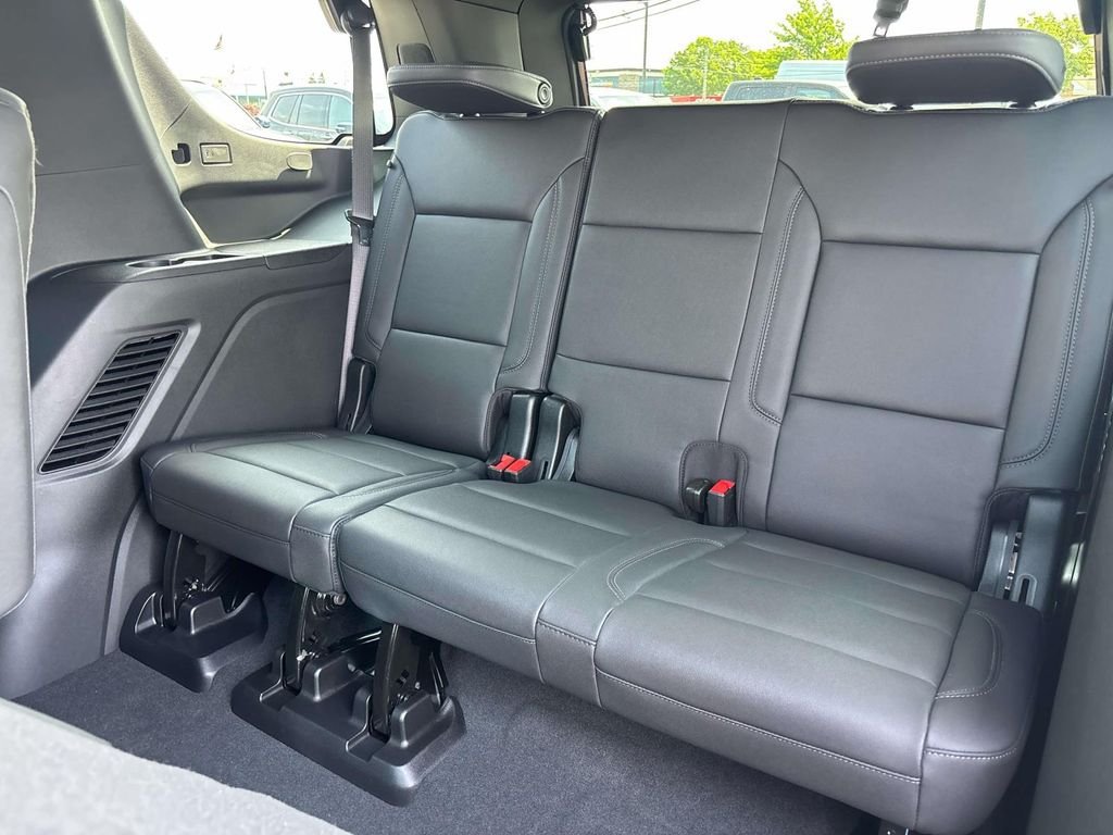 Used 2026 Chevrolet Tahoe Z71 w/ Comfort Package AWD/4WD image 14