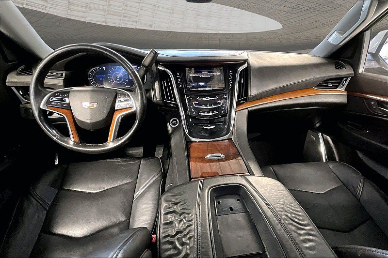 Used 2016 Cadillac Escalade Luxury AWD/4WD image 12