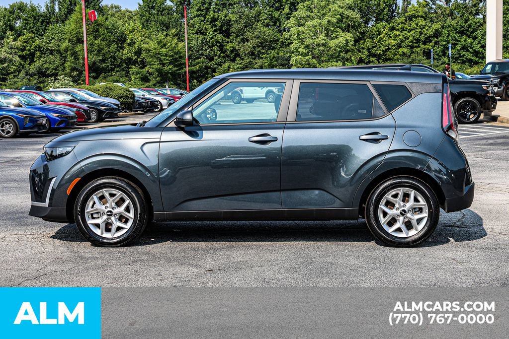 Used 2025 Kia Soul LX w/ LX Technology Package FWD image 8