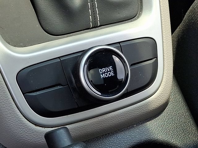 Used 2022 Hyundai Venue SEL FWD image 23
