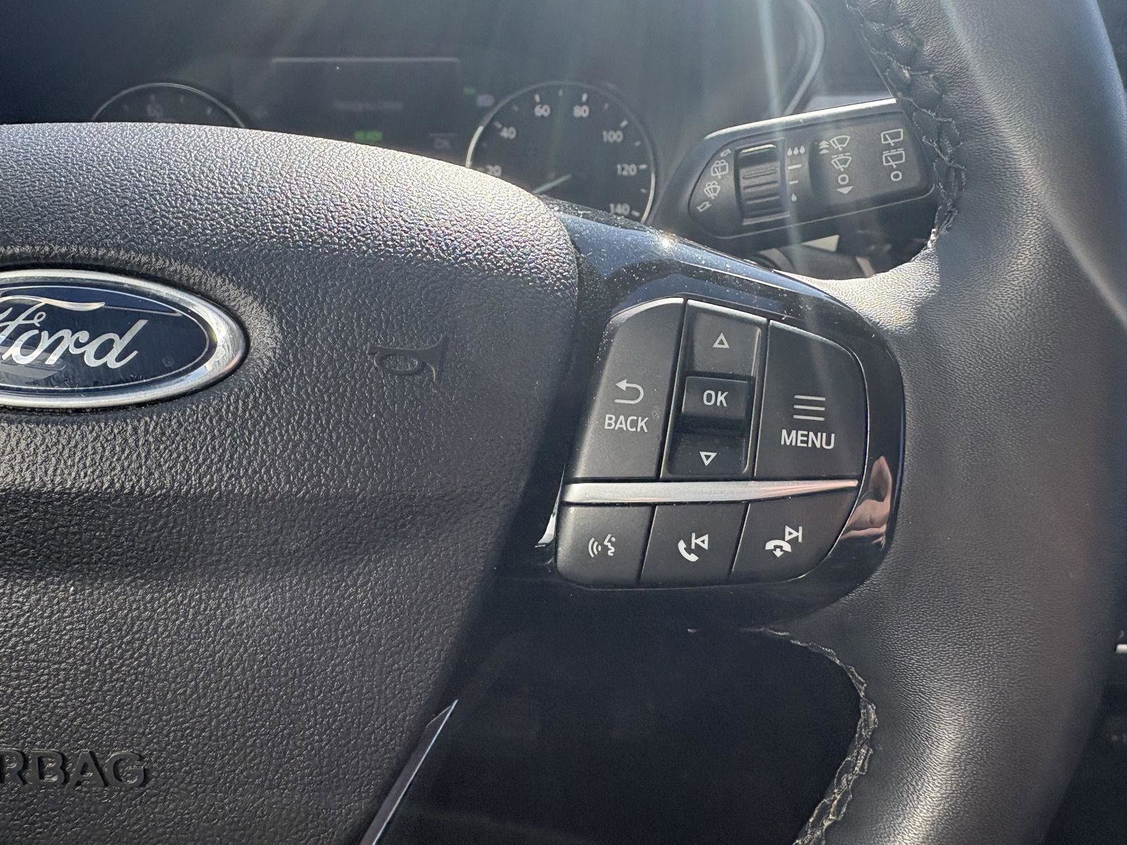 Used 2022 Ford Escape SEL w/ Class II Trailer Tow Package image 10