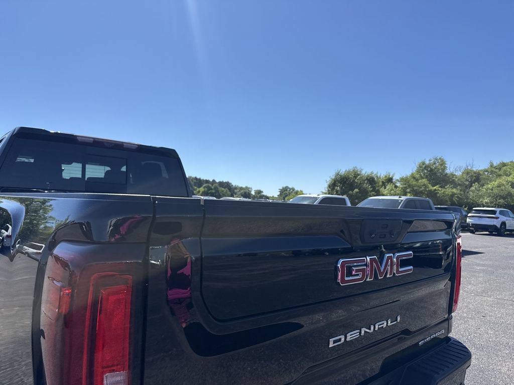 Certified 2022 GMC Sierra 3500 Denali w/ Denali Ultimate Package AWD/4WD image 33