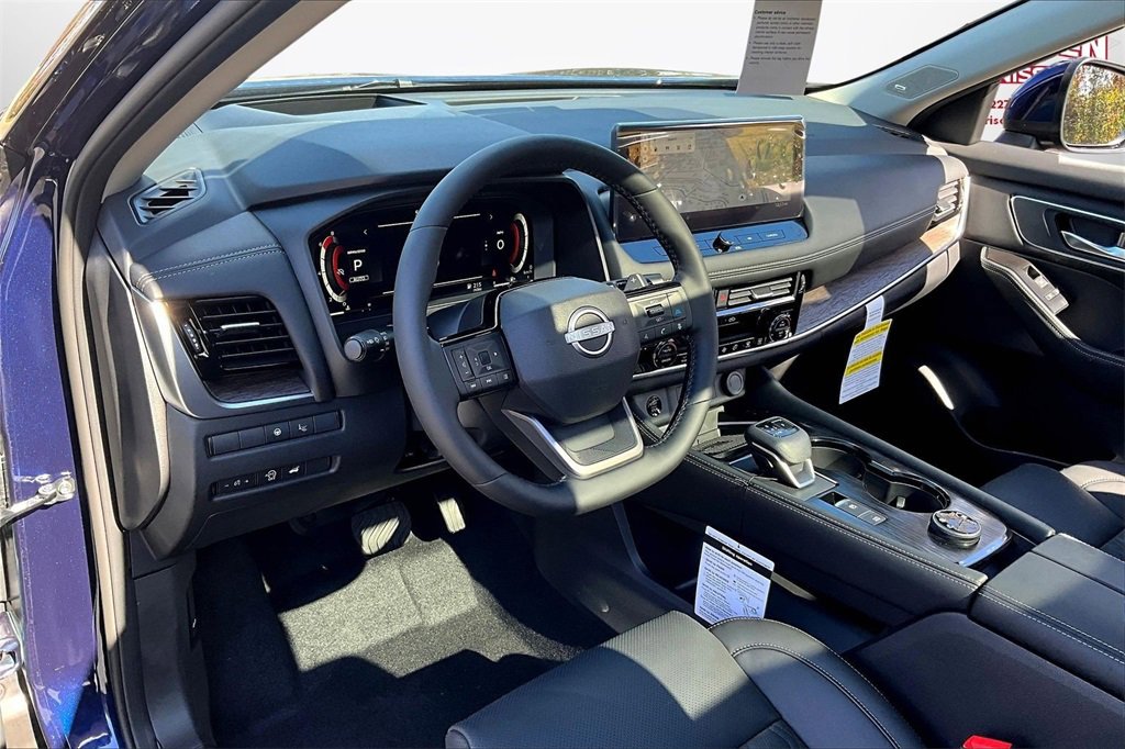 New 2026 Nissan Rogue Platinum image 7