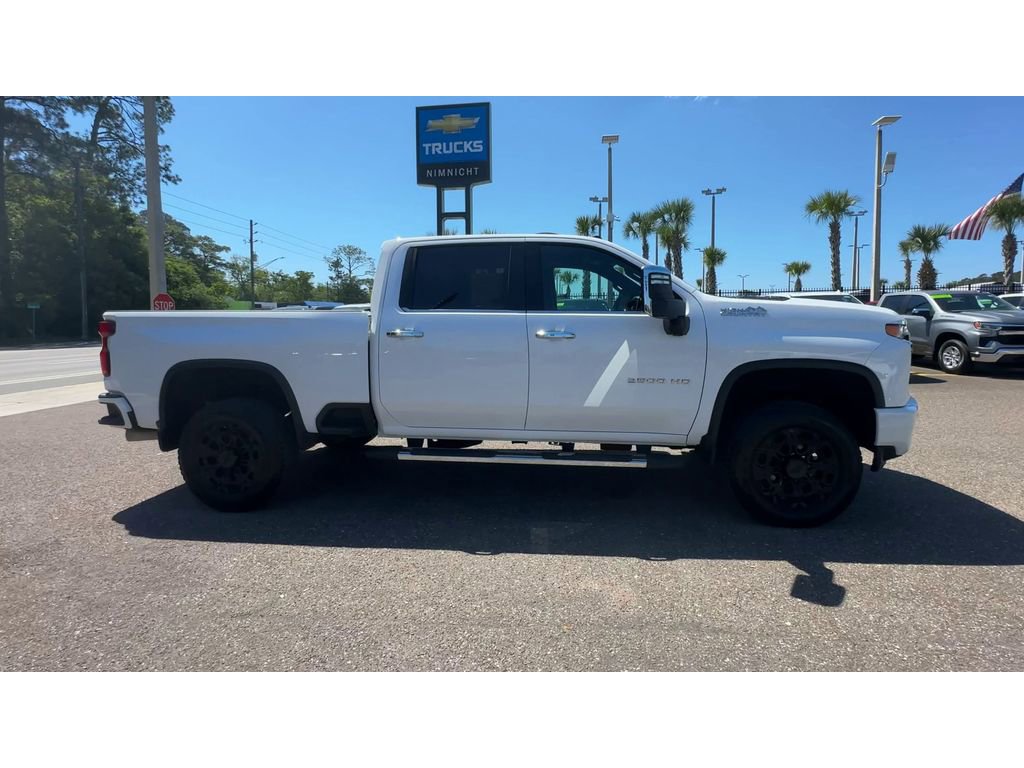 Used 2022 Chevrolet Silverado 3500 High Country w/ Technology Package AWD/4WD image 9