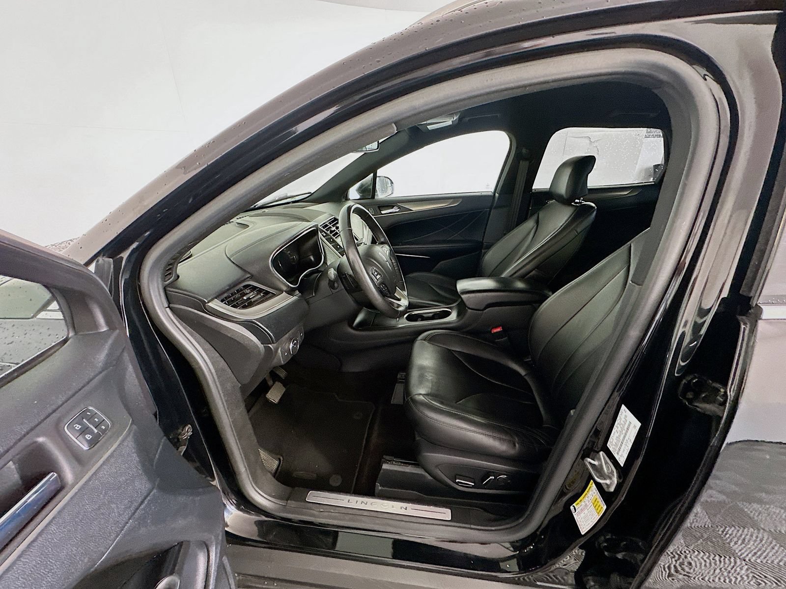Used 2018 Lincoln MKC Premiere FWD image 20