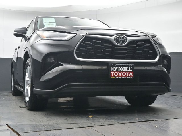 Used 2023 Toyota Highlander LE AWD/4WD image 36