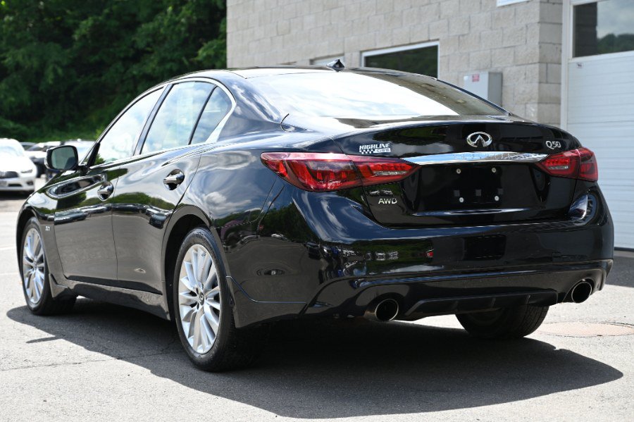 Used 2018 INFINITI Q50 Luxe w/ Essential Package (3.0T Luxe) AWD/4WD image 4