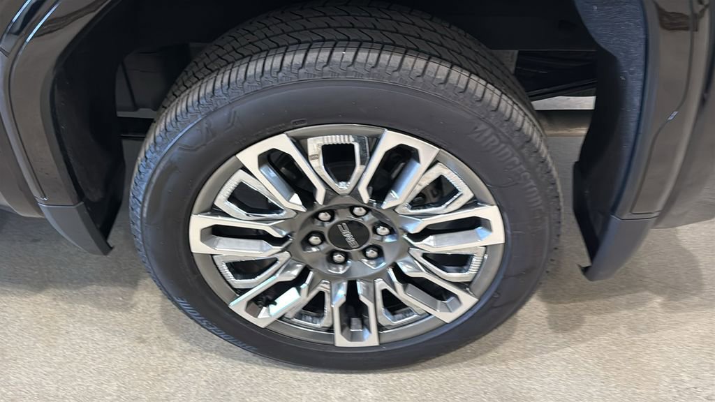 Used 2025 GMC Sierra 1500 Denali Ultimate image 10