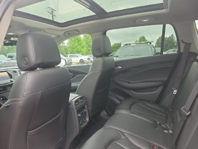 Used 2020 Buick Envision Essence FWD image 29