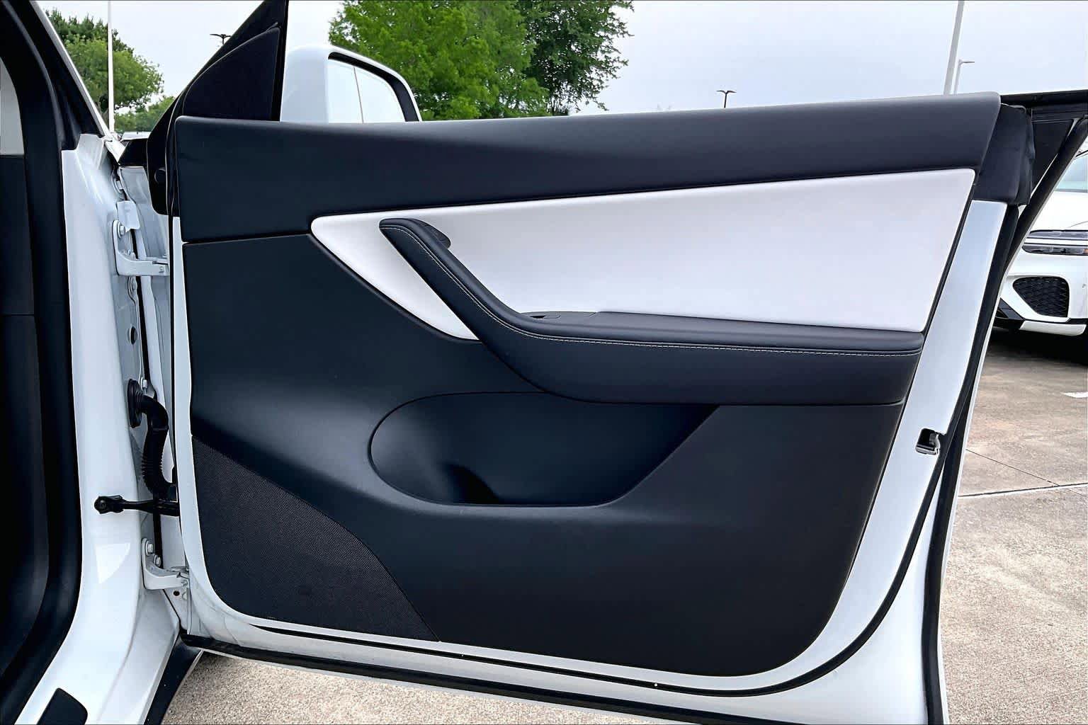 Used 2021 Tesla Model Y Long Range AWD/4WD image 19