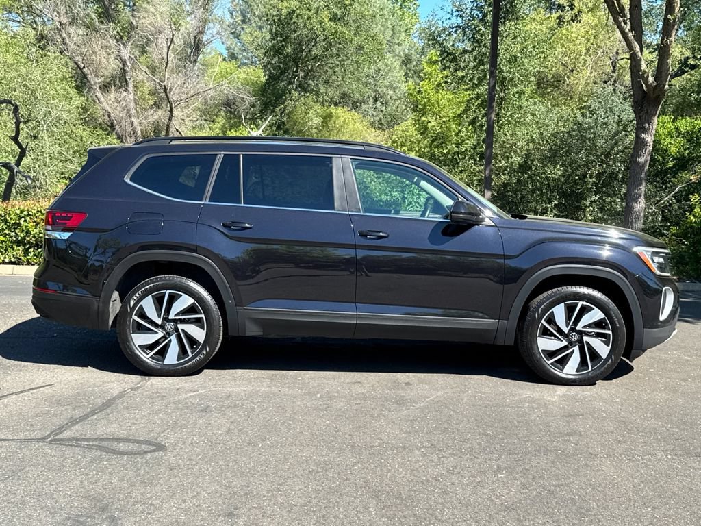Used 2024 Volkswagen Atlas SE AWD/4WD image 4