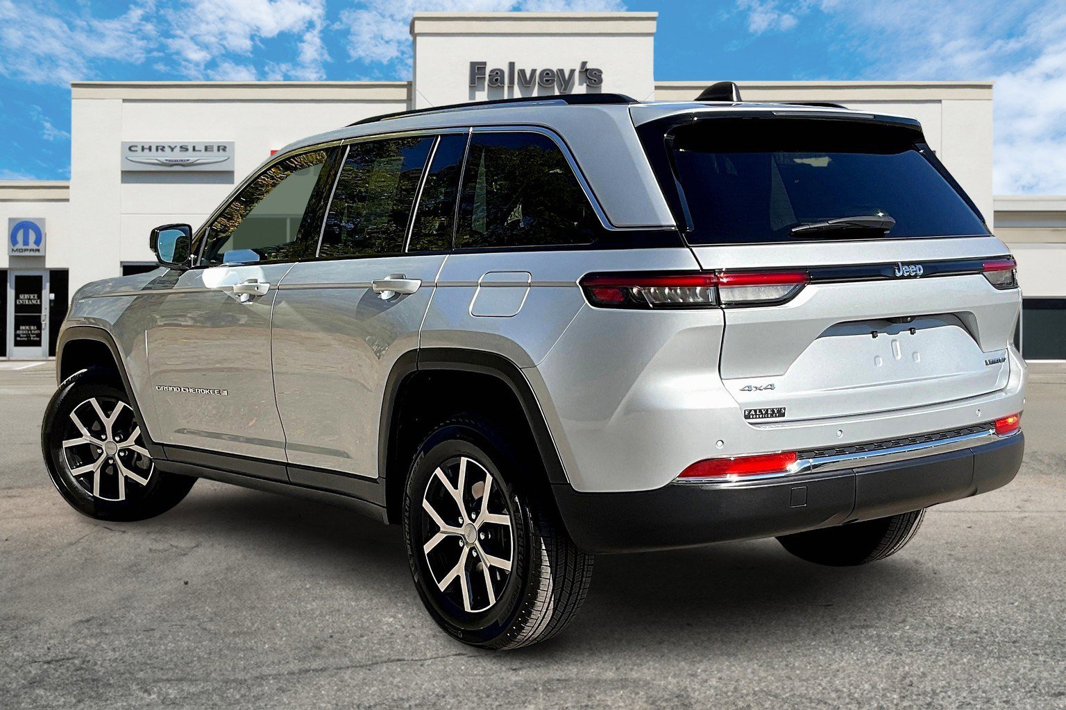 Certified 2023 Jeep Grand Cherokee Limited image 12