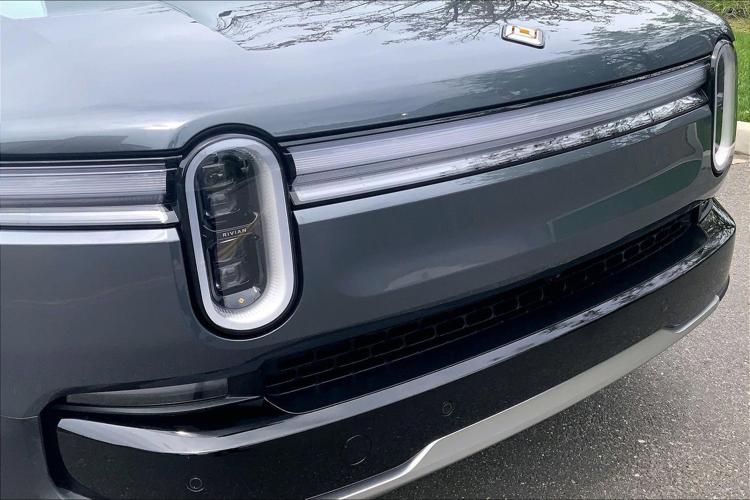 Used 2025 Rivian R1S Adventure AWD/4WD image 30