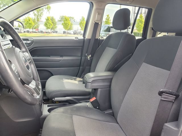 Used 2013 Jeep Compass Latitude FWD image 8