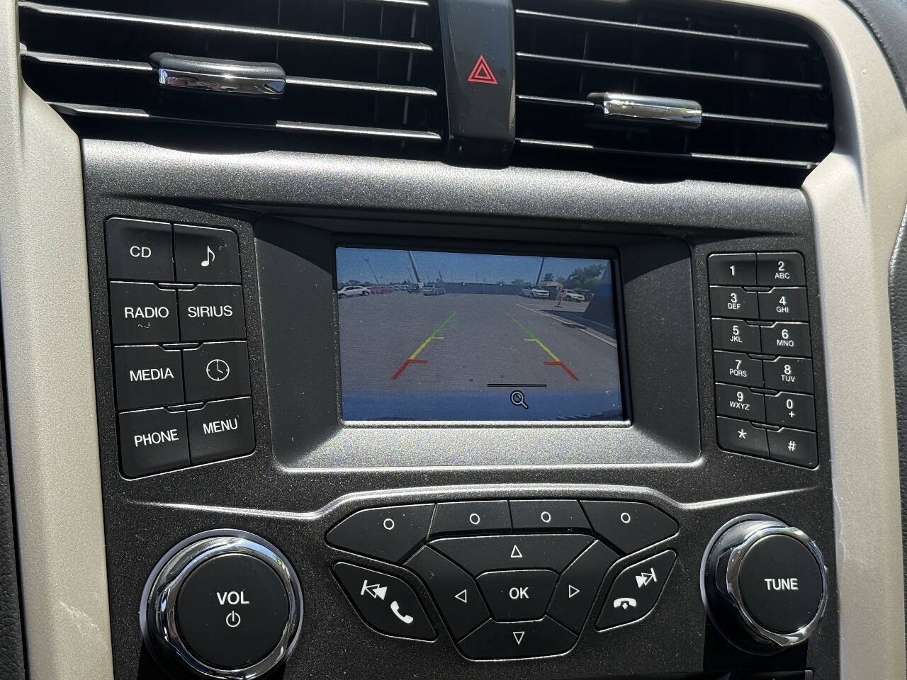 Used 2016 Ford Fusion SE w/ Equipment Group 502A FWD image 9